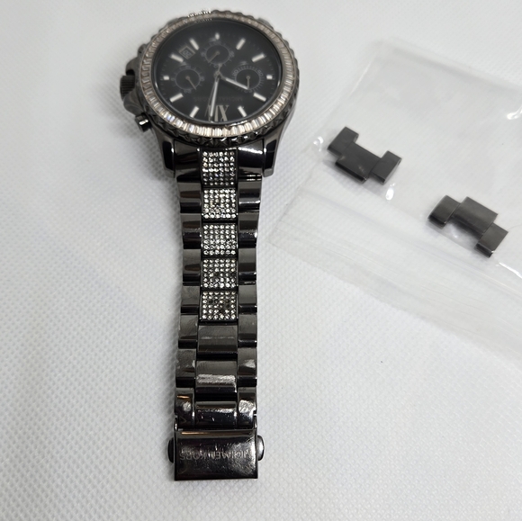 Michael Kors Everest Chronograph Watch - Picture 13 of 15